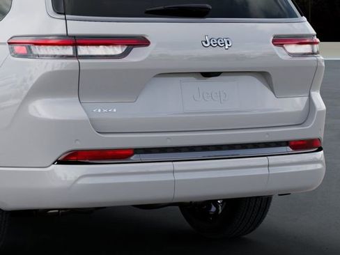 New 2026 Jeep Grand Cherokee L Limited AWD/4WD image 13