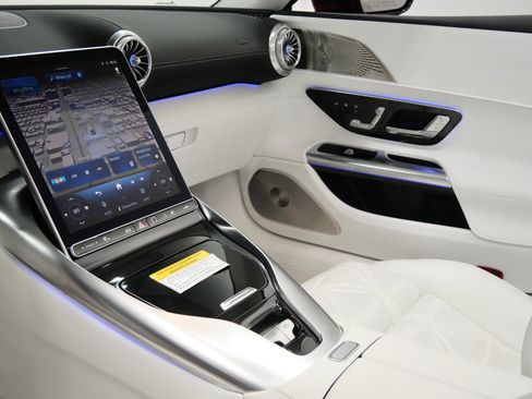 Used 2026 Mercedes-Benz Maybach SL 680 image 40