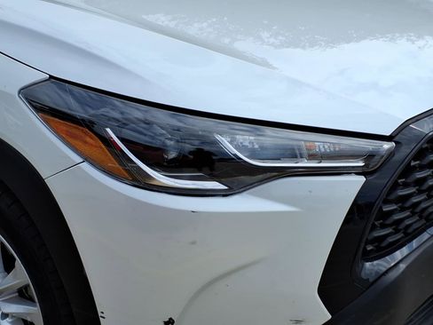 Used 2023 Toyota Corolla Cross LE image 4