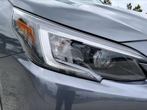 Used 2022 Subaru Outback Premium AWD/4WD image 27