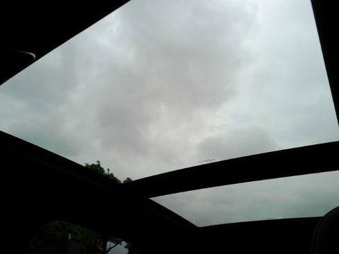 Used 2023 Mercedes-Benz GLC 300 4MATIC image 7