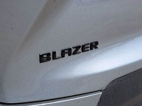 New 2026 Chevrolet Blazer LT w/ Midnight/Sport Edition FWD image 7