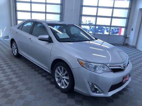 Used 2012 Toyota Camry XLE w/ Leather Pkg image 34