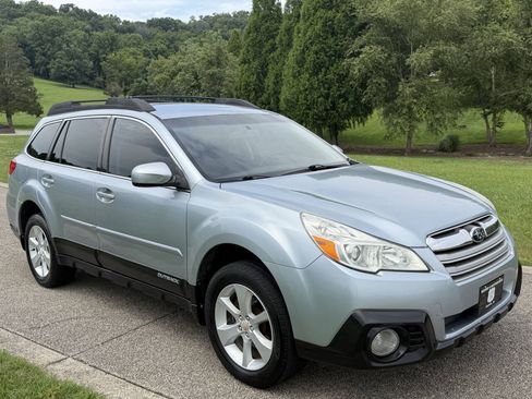 Used 2013 Subaru Outback 2.5i Premium w/ All-Weather Pkg AWD/4WD image 6