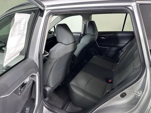 Used 2022 Toyota RAV4 XLE image 15