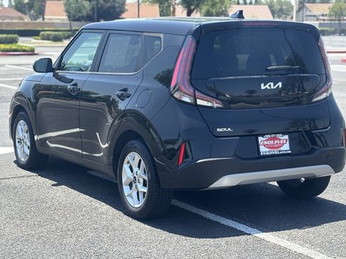 Used 2023 Kia Soul LX w/ LX Technology Package FWD image 21