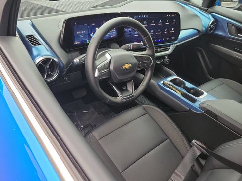 Used 2025 Chevrolet Equinox EV LT FWD image 6