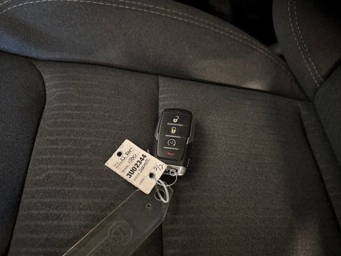 Used 2022 RAM 1500 Big Horn AWD/4WD image 32