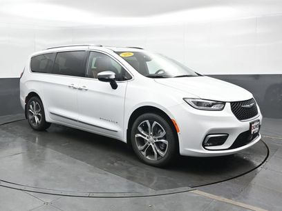 New 2026 Chrysler Pacifica Pinnacle w/ Trailer Tow Group
