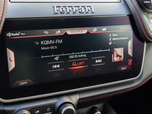 Used 2018 Ferrari GTC4Lusso T image 24