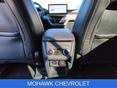 Used 2025 Ford Explorer ST-Line w/ ST-Line Street Pack AWD/4WD image 22