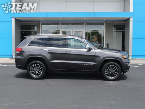 Used 2019 Jeep Grand Cherokee Limited AWD/4WD image 3