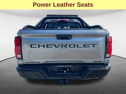 Certified 2025 Chevrolet Colorado ZR2 w/ Midnight Edition AWD/4WD image 13