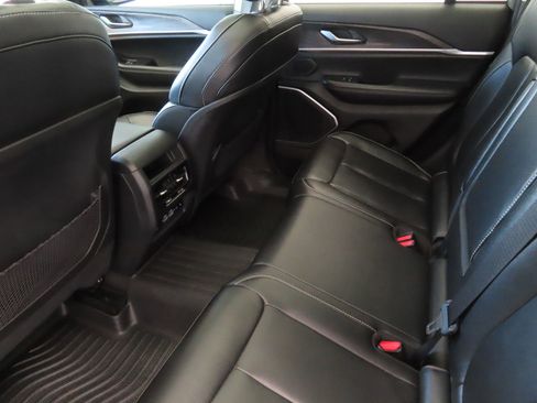 Used 2022 Jeep Grand Cherokee Limited 4xe image 26