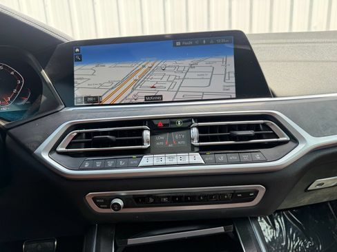 Used 2022 BMW X7 M50i AWD/4WD image 15