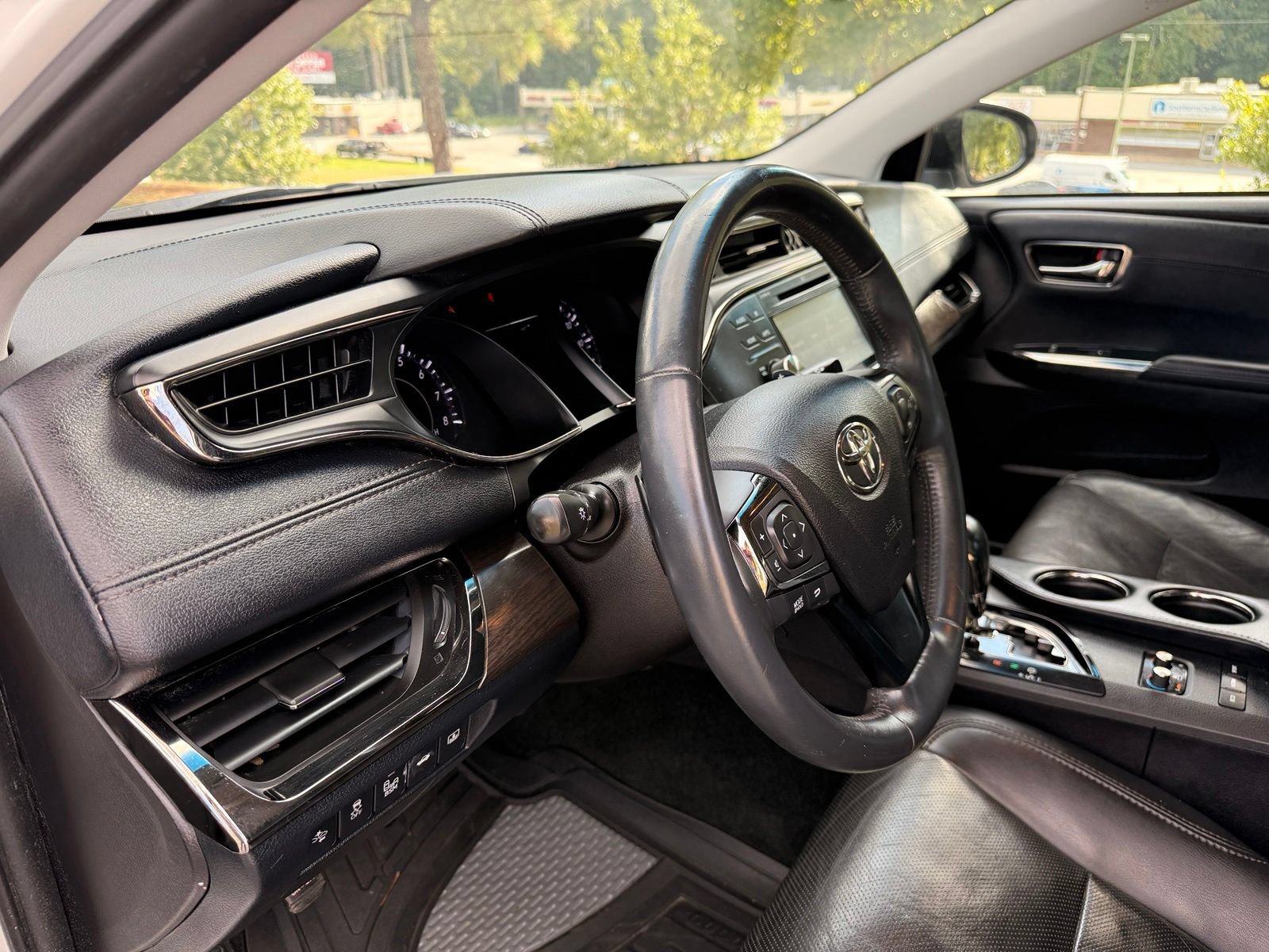 Used 2016 Toyota Avalon Limited w/ Toyota Safety Sense Package FWD image 22