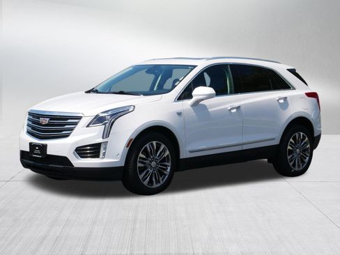 Used 2017 Cadillac XT5 Premium Luxury w/ Driver Assist Package AWD/4WD image 2