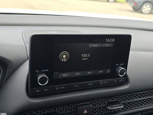 Used 2025 Honda HR-V Sport image 6