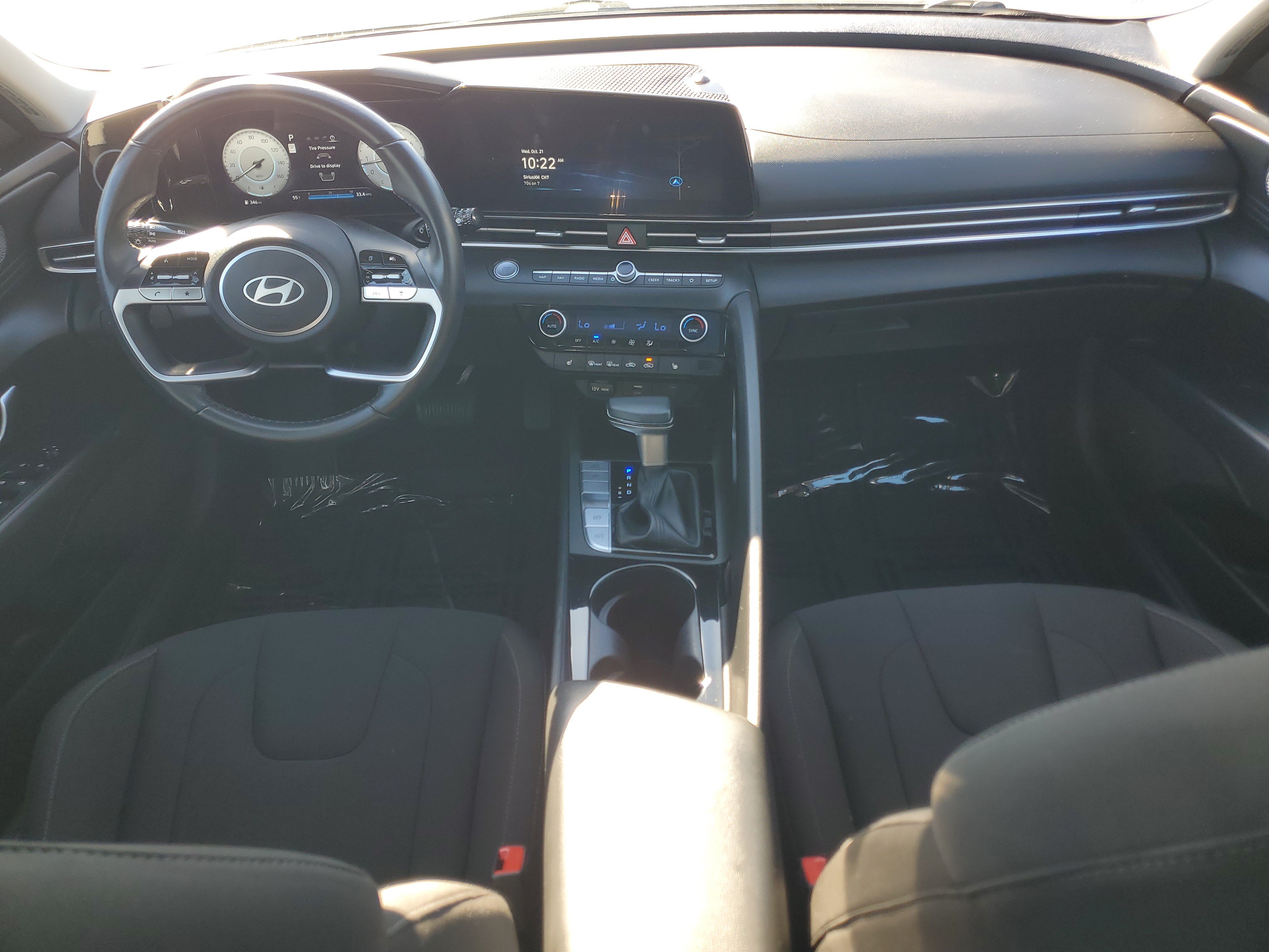 Used 2025 Hyundai Elantra SEL FWD image 12