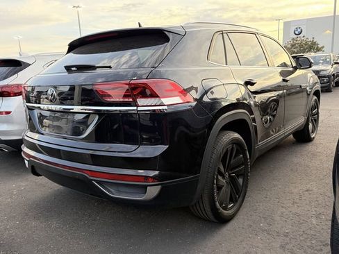 Used 2022 Volkswagen Atlas Cross Sport SE image 6