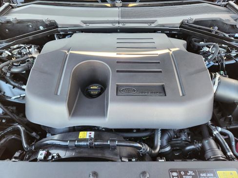 New 2026 Land Rover Defender 130 X-Dynamic SE image 27