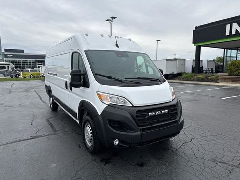 Used 2024 RAM ProMaster 3500 w/ Convenience Group FWD image 2