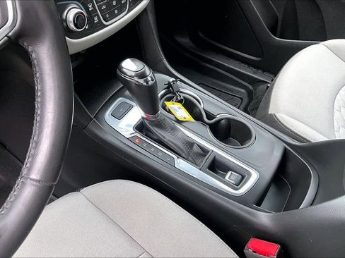 Used 2019 Chevrolet Equinox LT AWD/4WD image 17