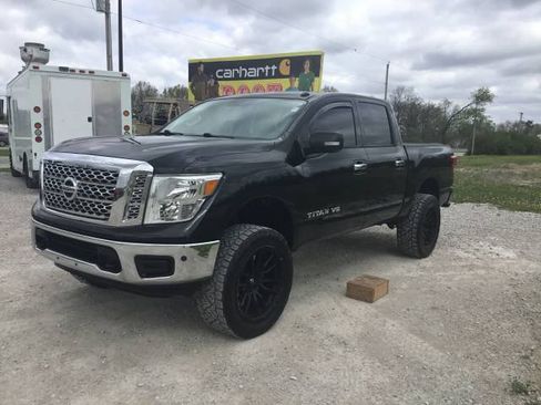 Used 2019 Nissan Titan SV w/ SV Convenience Package AWD/4WD image 7