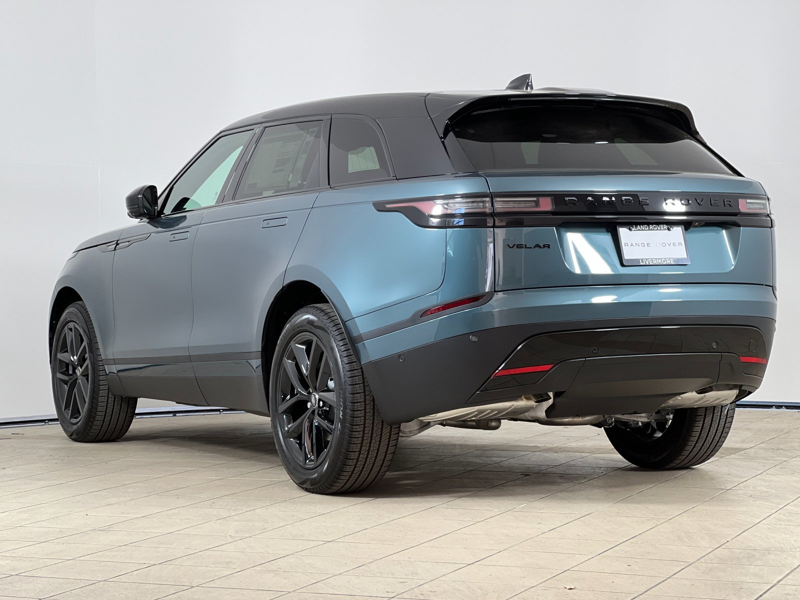 New 2026 Land Rover Range Rover Velar S AWD/4WD image 4