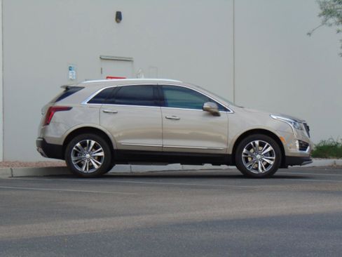 Used 2022 Cadillac XT5 Premium Luxury w/ Technology Package image 5