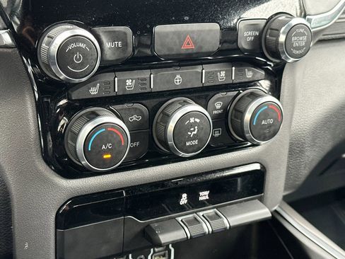 Used 2024 RAM 1500 Laramie image 18