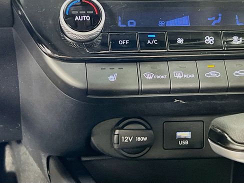 Used 2022 Hyundai Elantra Blue FWD image 19