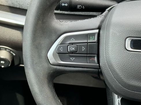 Used 2025 Jeep Compass Latitude AWD/4WD image 26