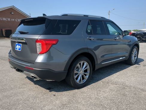 Certified 2022 Ford Explorer Limited w/ Equipment Group 301A RWD image 3