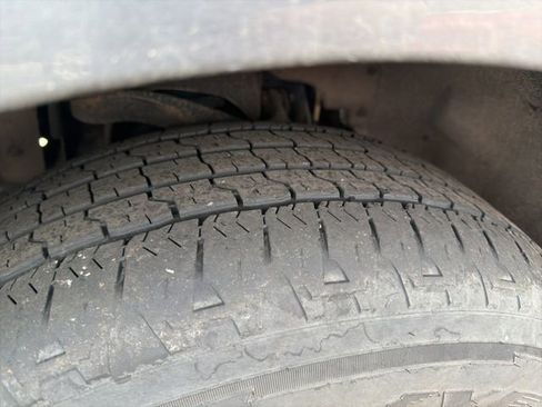 Used 2019 Ford Expedition XLT w/ Equipment Group 202A image 5