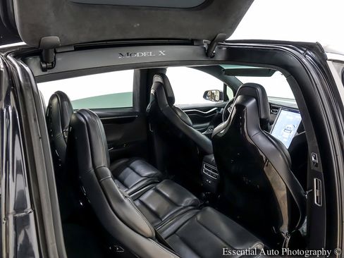 Used 2016 Tesla Model X 90D image 34