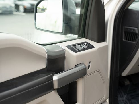 Used 2015 Ford F150 XLT w/ Equipment Group 302A Luxury AWD/4WD image 20