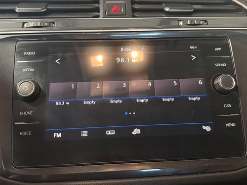 Used 2018 Volkswagen Tiguan SE image 20