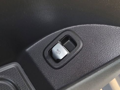 Used 2023 Mercedes-Benz GLC 300 4MATIC image 30