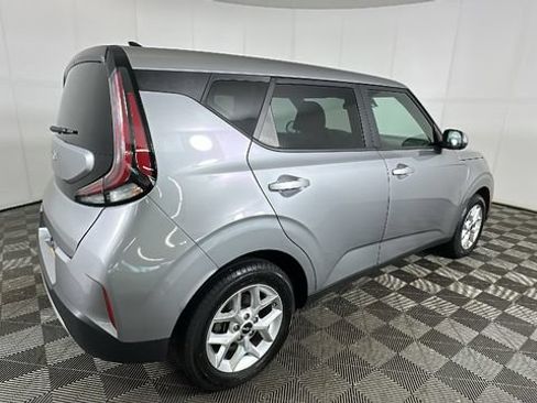 Used 2024 Kia Soul LX w/ Option Group 015 FWD image 2