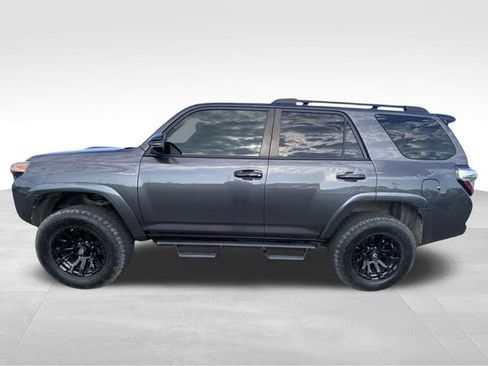 Used 2021 Toyota 4Runner Venture w/ Moonroof Package AWD/4WD image 3