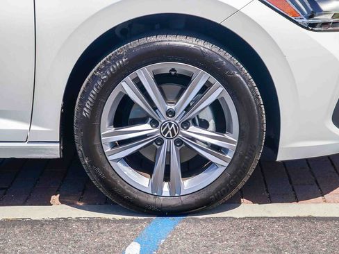 Used 2023 Volkswagen Jetta SE FWD image 9