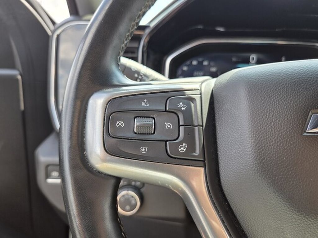 Used 2025 Chevrolet Silverado 1500 LT RWD image 25