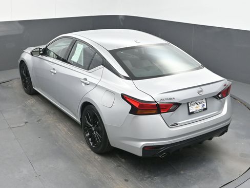 Used 2024 Nissan Altima 2.5 SR FWD image 34