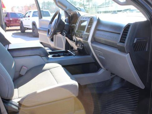 Used 2019 Ford F250 XL w/ STX Appearance Package image 24