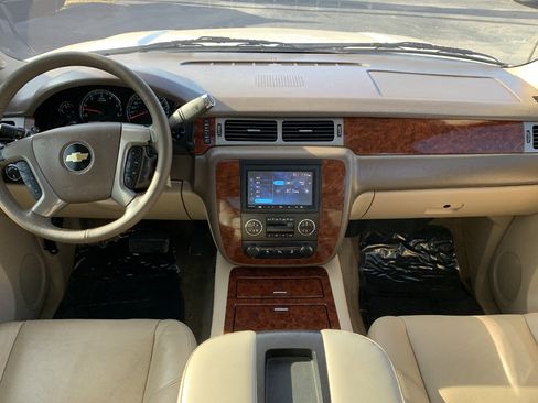 Used 2012 Chevrolet Avalanche LTZ image 38