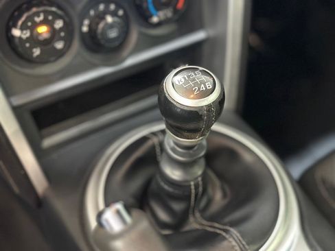 Used 2017 Toyota 86 RWD image 17