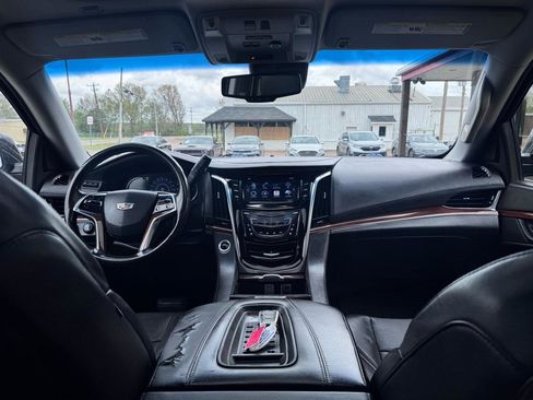 Used 2016 Cadillac Escalade Premium image 12