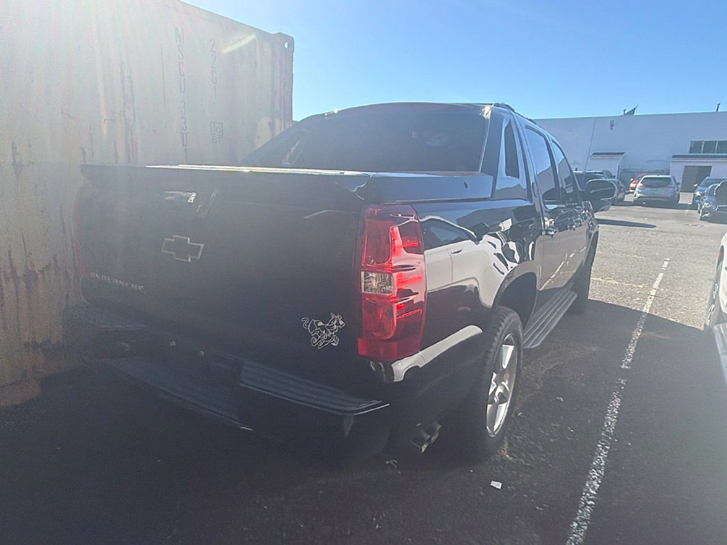 Used 2013 Chevrolet Avalanche LS AWD/4WD image 2