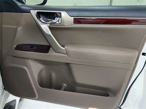 Used 2019 Lexus GX 460 Premium image 32